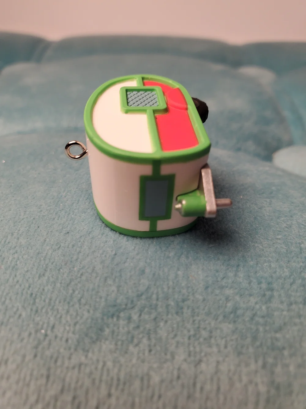 Hallmark Keepsake Cozy Birdhouse Camper Miniature Ornament 2015 QXM8517